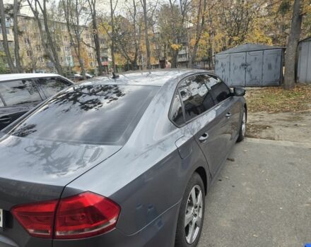 Серый Фольксваген Пассат, объемом двигателя 2.5 л и пробегом 300 тыс. км за 8699 $, фото 2 на Automoto.ua