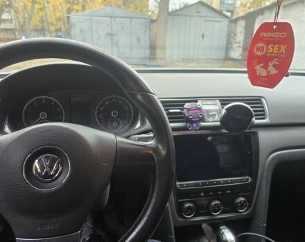 Серый Фольксваген Пассат, объемом двигателя 2.5 л и пробегом 300 тыс. км за 8699 $, фото 4 на Automoto.ua