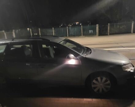 Серый Фольксваген Пассат, объемом двигателя 1.6 л и пробегом 225 тыс. км за 7302 $, фото 2 на Automoto.ua