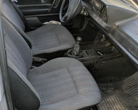 Серый Фольксваген Пассат, объемом двигателя 1.6 л и пробегом 264 тыс. км за 900 $, фото 6 на Automoto.ua