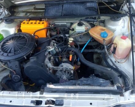 Серый Фольксваген Пассат, объемом двигателя 1.6 л и пробегом 250 тыс. км за 900 $, фото 2 на Automoto.ua