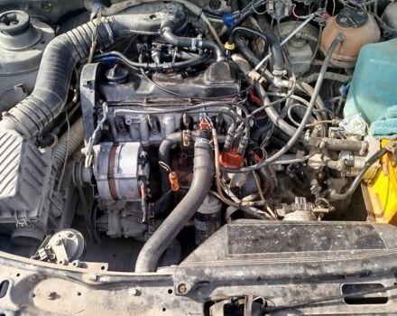 Сірий Фольксваген Пассат, об'ємом двигуна 1.8 л та пробігом 455 тис. км за 1073 $, фото 3 на Automoto.ua