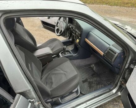 Серый Фольксваген Пассат, объемом двигателя 1.6 л и пробегом 470 тыс. км за 1150 $, фото 10 на Automoto.ua