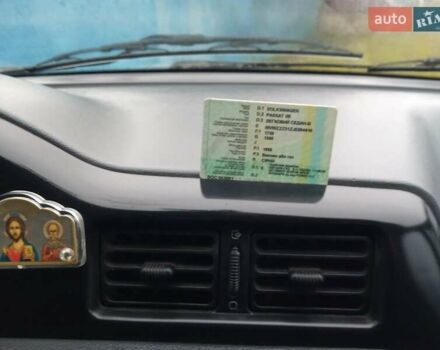 Серый Фольксваген Пассат, объемом двигателя 1.6 л и пробегом 300 тыс. км за 1600 $, фото 4 на Automoto.ua