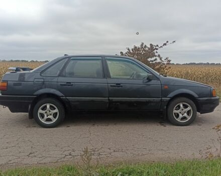 Серый Фольксваген Пассат, объемом двигателя 1.8 л и пробегом 372 тыс. км за 1100 $, фото 2 на Automoto.ua