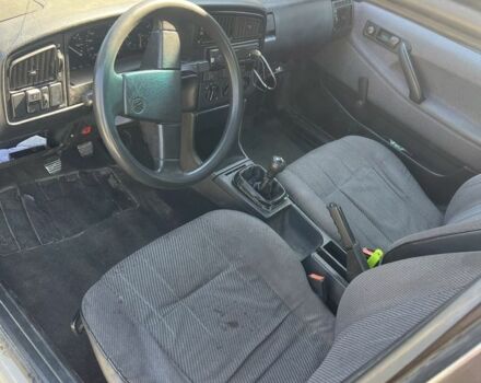 Серый Фольксваген Пассат, объемом двигателя 1.6 л и пробегом 312 тыс. км за 600 $, фото 5 на Automoto.ua