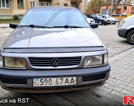 Сірий Фольксваген Пассат, об'ємом двигуна 1.8 л та пробігом 312 тис. км за 950 $, фото 1 на Automoto.ua