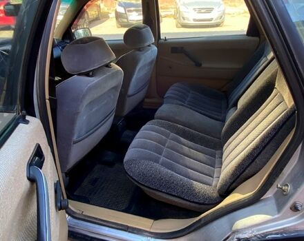 Серый Фольксваген Пассат, объемом двигателя 1.8 л и пробегом 340 тыс. км за 1200 $, фото 5 на Automoto.ua