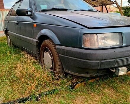 Серый Фольксваген Пассат, объемом двигателя 1.8 л и пробегом 351 тыс. км за 1800 $, фото 2 на Automoto.ua