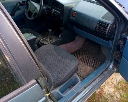 Серый Фольксваген Пассат, объемом двигателя 1.8 л и пробегом 351 тыс. км за 1800 $, фото 5 на Automoto.ua