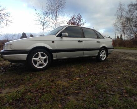 Серый Фольксваген Пассат, объемом двигателя 1.6 л и пробегом 300 тыс. км за 2100 $, фото 4 на Automoto.ua