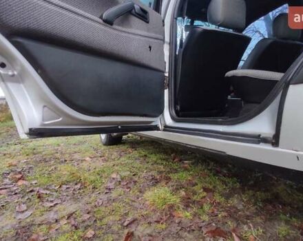 Серый Фольксваген Пассат, объемом двигателя 1.6 л и пробегом 300 тыс. км за 2100 $, фото 25 на Automoto.ua