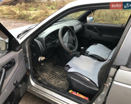 Серый Фольксваген Пассат, объемом двигателя 1.6 л и пробегом 300 тыс. км за 1200 $, фото 8 на Automoto.ua