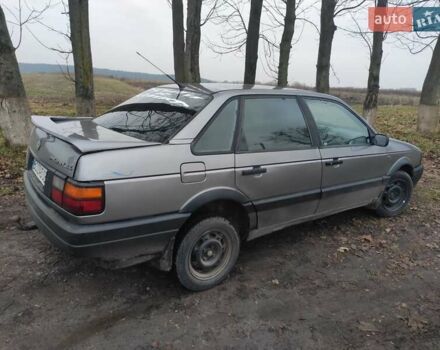 Серый Фольксваген Пассат, объемом двигателя 1.8 л и пробегом 350 тыс. км за 2200 $, фото 2 на Automoto.ua