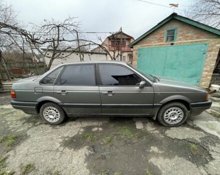 Серый Фольксваген Пассат, объемом двигателя 1.8 л и пробегом 437 тыс. км за 750 $, фото 2 на Automoto.ua