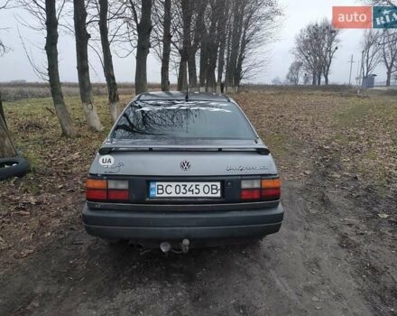 Серый Фольксваген Пассат, объемом двигателя 1.8 л и пробегом 350 тыс. км за 2200 $, фото 1 на Automoto.ua