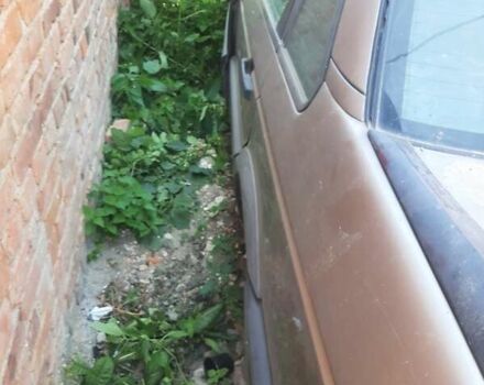 Серый Фольксваген Пассат, объемом двигателя 1.8 л и пробегом 220 тыс. км за 600 $, фото 2 на Automoto.ua