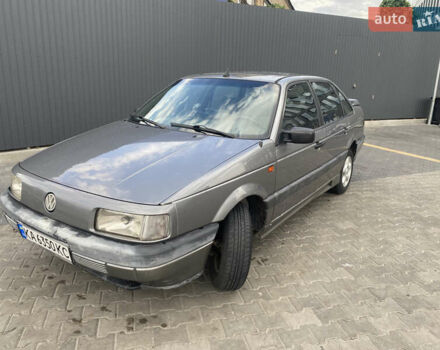 Серый Фольксваген Пассат, объемом двигателя 2 л и пробегом 300 тыс. км за 2500 $, фото 1 на Automoto.ua