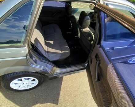 Серый Фольксваген Пассат, объемом двигателя 2 л и пробегом 300 тыс. км за 1400 $, фото 5 на Automoto.ua