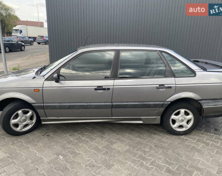 Серый Фольксваген Пассат, объемом двигателя 2 л и пробегом 300 тыс. км за 2500 $, фото 2 на Automoto.ua