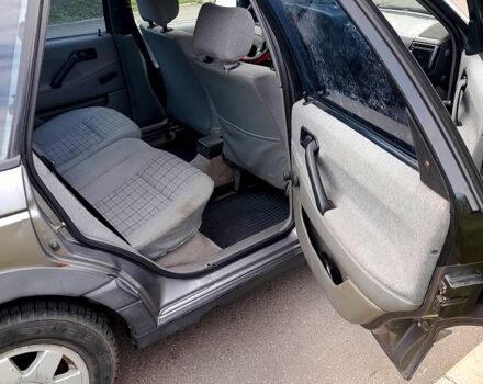 Серый Фольксваген Пассат, объемом двигателя 2 л и пробегом 333 тыс. км за 1400 $, фото 5 на Automoto.ua