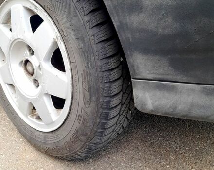 Серый Фольксваген Пассат, объемом двигателя 2 л и пробегом 333 тыс. км за 1400 $, фото 1 на Automoto.ua