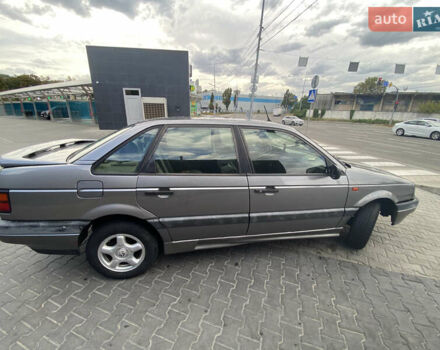 Серый Фольксваген Пассат, объемом двигателя 2 л и пробегом 300 тыс. км за 2500 $, фото 4 на Automoto.ua