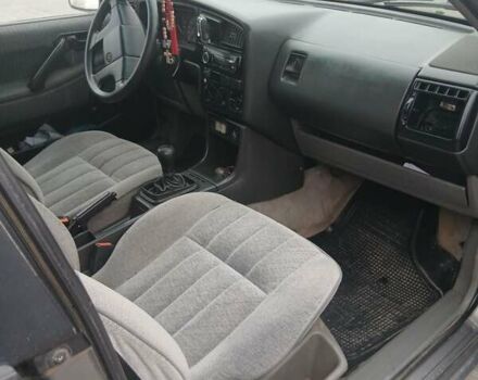 Серый Фольксваген Пассат, объемом двигателя 1.78 л и пробегом 395 тыс. км за 1499 $, фото 18 на Automoto.ua