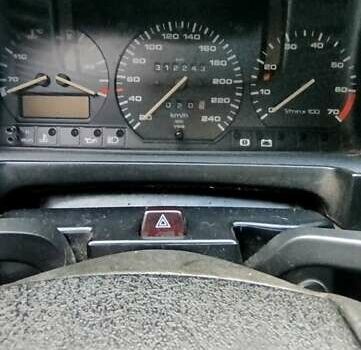 Серый Фольксваген Пассат, объемом двигателя 2 л и пробегом 312 тыс. км за 2300 $, фото 2 на Automoto.ua