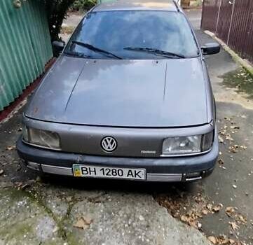 Серый Фольксваген Пассат, объемом двигателя 2 л и пробегом 312 тыс. км за 2300 $, фото 5 на Automoto.ua