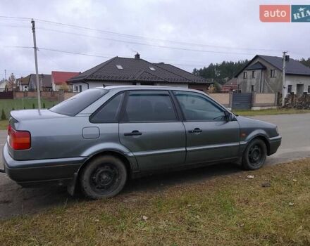 Сірий Фольксваген Пассат, об'ємом двигуна 1.8 л та пробігом 500 тис. км за 2400 $, фото 1 на Automoto.ua