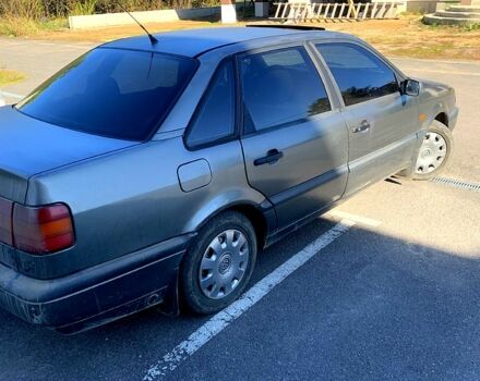 Серый Фольксваген Пассат, объемом двигателя 2 л и пробегом 550 тыс. км за 1400 $, фото 2 на Automoto.ua