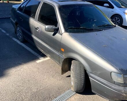 Серый Фольксваген Пассат, объемом двигателя 2 л и пробегом 550 тыс. км за 1400 $, фото 3 на Automoto.ua