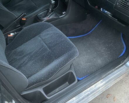 Серый Фольксваген Пассат, объемом двигателя 1.8 л и пробегом 299 тыс. км за 1850 $, фото 6 на Automoto.ua