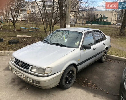 Серый Фольксваген Пассат, объемом двигателя 1.8 л и пробегом 310 тыс. км за 2500 $, фото 2 на Automoto.ua