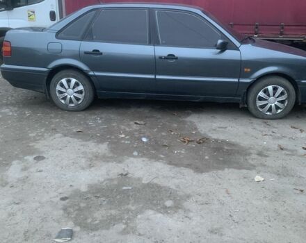 Серый Фольксваген Пассат, объемом двигателя 1.8 л и пробегом 299 тыс. км за 1850 $, фото 5 на Automoto.ua