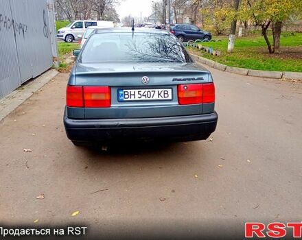 Серый Фольксваген Пассат, объемом двигателя 1.6 л и пробегом 0 тыс. км за 1600 $, фото 2 на Automoto.ua