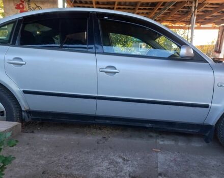 Серый Фольксваген Пассат, объемом двигателя 1.9 л и пробегом 400 тыс. км за 3500 $, фото 4 на Automoto.ua