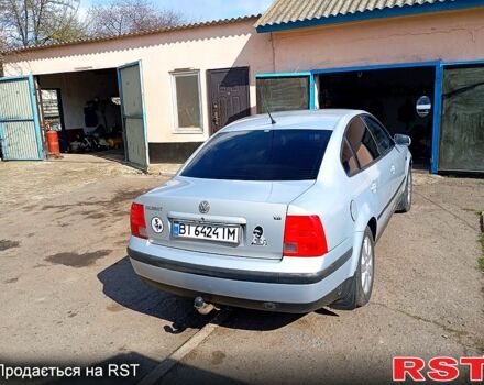 Серый Фольксваген Пассат, объемом двигателя 1.8 л и пробегом 211 тыс. км за 3400 $, фото 2 на Automoto.ua