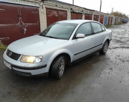 Серый Фольксваген Пассат, объемом двигателя 1.8 л и пробегом 300 тыс. км за 2700 $, фото 1 на Automoto.ua