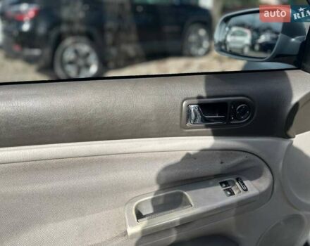 Серый Фольксваген Пассат, объемом двигателя 1.6 л и пробегом 201 тыс. км за 3200 $, фото 6 на Automoto.ua