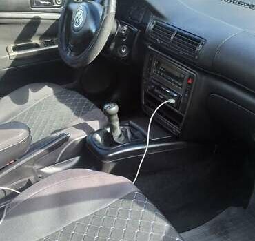 Серый Фольксваген Пассат, объемом двигателя 1.78 л и пробегом 371 тыс. км за 2300 $, фото 3 на Automoto.ua