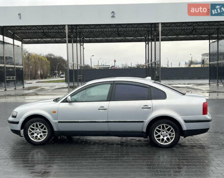 Сірий Фольксваген Пассат, об'ємом двигуна 1.6 л та пробігом 300 тис. км за 3500 $, фото 9 на Automoto.ua