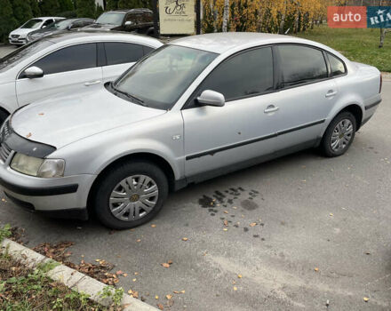 Сірий Фольксваген Пассат, об'ємом двигуна 1.6 л та пробігом 405 тис. км за 2999 $, фото 1 на Automoto.ua