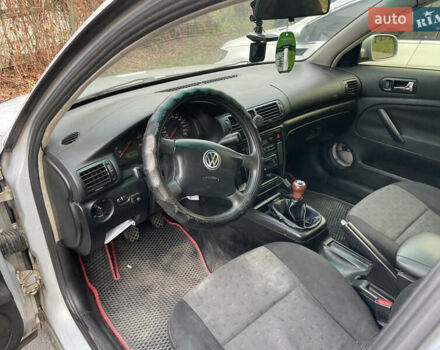 Сірий Фольксваген Пассат, об'ємом двигуна 1.6 л та пробігом 405 тис. км за 2999 $, фото 8 на Automoto.ua