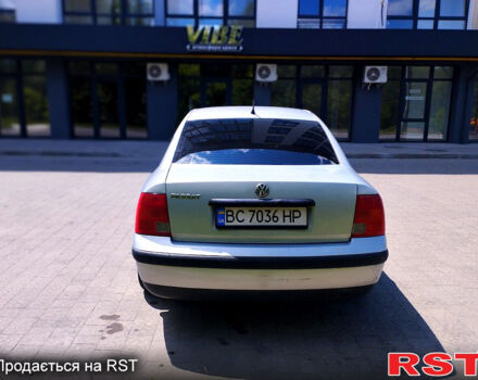 Серый Фольксваген Пассат, объемом двигателя 1.6 л и пробегом 378 тыс. км за 3400 $, фото 4 на Automoto.ua