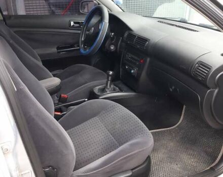 Серый Фольксваген Пассат, объемом двигателя 1.9 л и пробегом 420 тыс. км за 3600 $, фото 4 на Automoto.ua