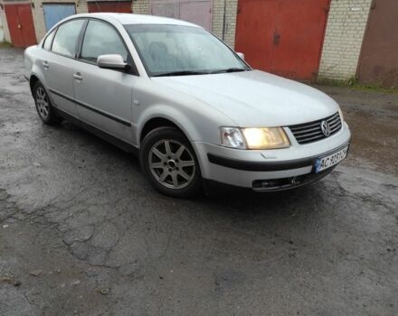 Серый Фольксваген Пассат, объемом двигателя 1.8 л и пробегом 300 тыс. км за 2700 $, фото 2 на Automoto.ua