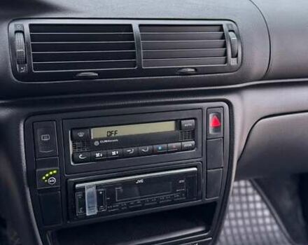 Серый Фольксваген Пассат, объемом двигателя 1.8 л и пробегом 321 тыс. км за 3800 $, фото 7 на Automoto.ua