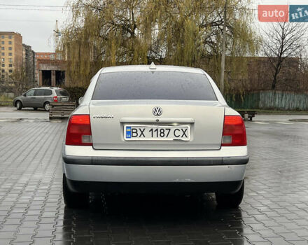 Сірий Фольксваген Пассат, об'ємом двигуна 1.6 л та пробігом 300 тис. км за 3500 $, фото 7 на Automoto.ua